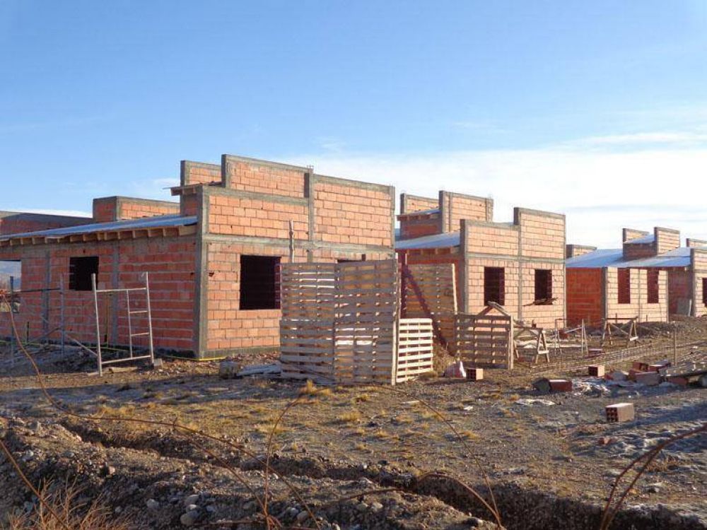 GOBERNADOR COSTA: A muy buen ritmo avanza el plan de las 30 viviendas