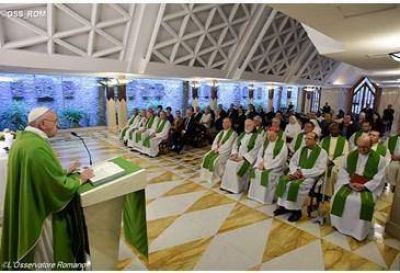 Homil�a del Papa: Que el cristiano sea luz para todos