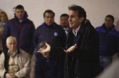 Katopodis: �La �nica medida que sirve es suspender el tarifazo a los clubes�