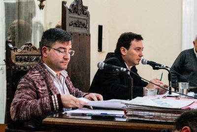 Solo Quarenta defendi� a Merea en el Concejo