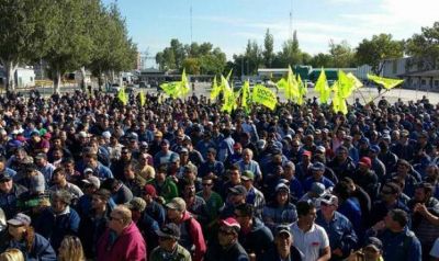 Denuncian el incumplimiento del acuerdo de reincorporaci�n de trabajadores de Atucha
