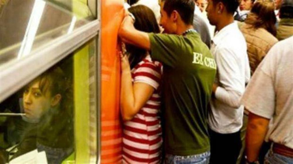 Presentan un proyecto de vagones exclusivos para mujeres en el subte