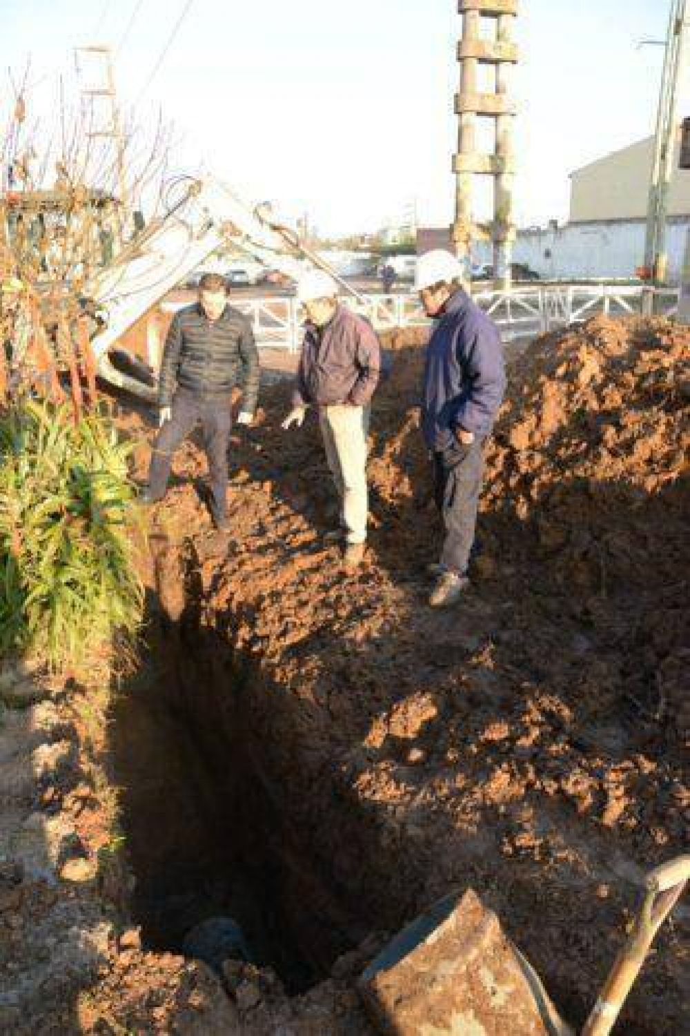 Extienden la red de agua potable en 22 manzanas de Monte Grande