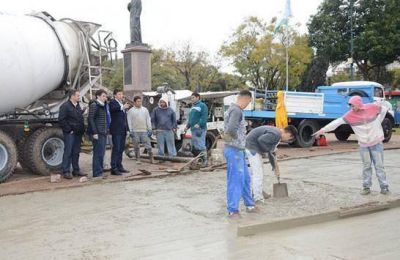 POSSE RECORRI� LA OBRA DEL NUEVO ANFITEATRO EN PLAZA CASTIGLIA