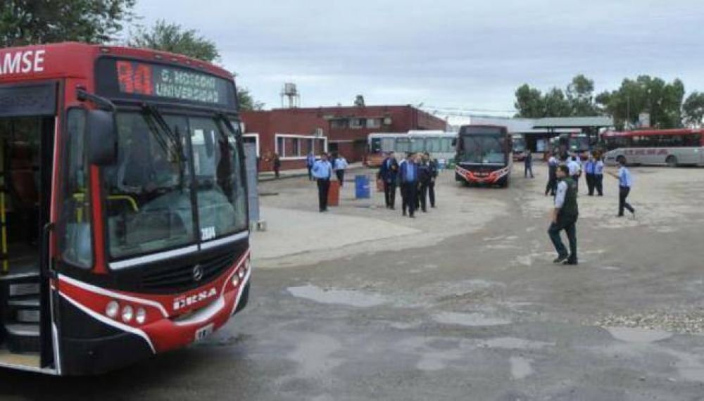 UTA, en alerta: choferes rechazan el pago de aguinaldo en cuotas