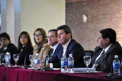 U�ac expone hoy en foro internacional sobre infraestructura