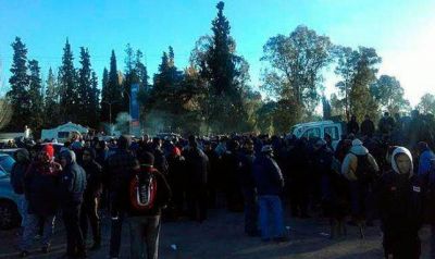 Bloquearon el ingreso a la refiner�a en Luj�n de Cuyo por un reclamo salarial