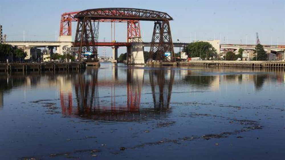 Ante la par�lisis, reestructuran el ente que debe limpiar el Riachuelo