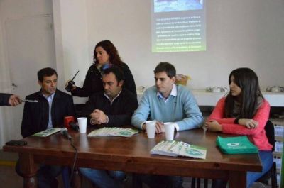 El intendente y el equipo de 'Medio Ambiente', presentaron la App 'Bol�var Verde'