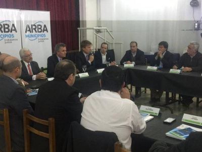 Ahora Fossati junt� a los intendentes de la Sexta