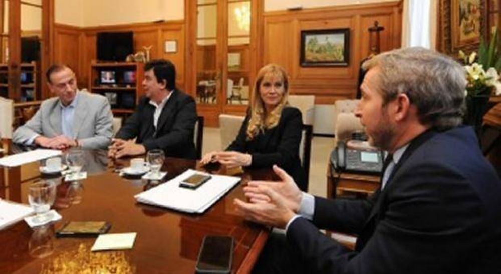 Interna de Cambiemos: Intendentes del PJ realizan gesto a Frigerio y cuestionan a Aranguren