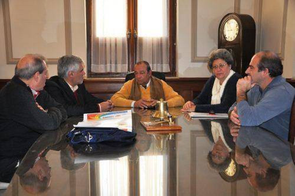S�nchez y Santill�n quieren subregionalizar la salud en el sudeste