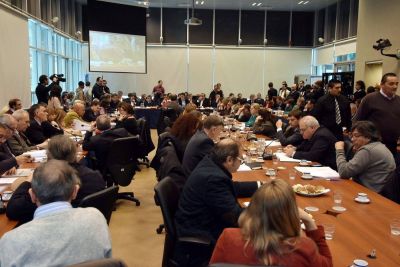 Con presi�n de los gobernadores y duras cr�ticas, negocian cambios a la ley de blanqueo