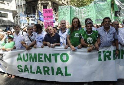 Ordenan a la Provincia reabrir la paritaria con estatales