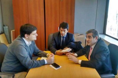Concejales presentaron ante Ministerio de Transporte proyecto para homologar boleto electr�nico