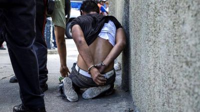 El r�gimen de Nicol�s Maduro censura a la prensa: prohibi� divulgar videos de linchamientos en todos los medios