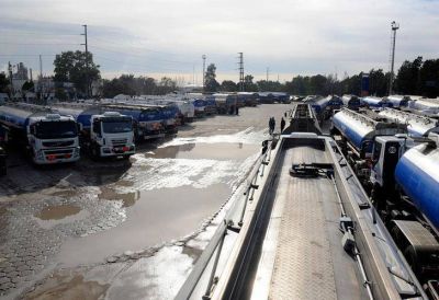 Camioneros ratific� paro y hay peligro de desabastecimiento de combustible