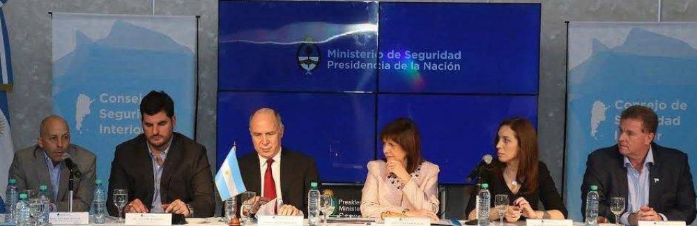 Bullrich, Vidal y Ducot� en el Consejo de Seguridad Interior en Pilar