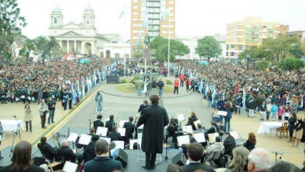 Marcha atr�s del oficialismo, el acto del 20 de junio se har� en la plaza de Mor�n