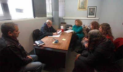 Tenso cruce entre el intendente Arroyo y directoras de escuelas