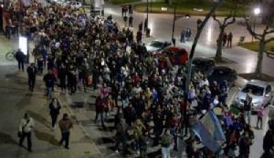 ADELANTO: Centenares de chivilcoyanos reclamaron contra los tarifazos