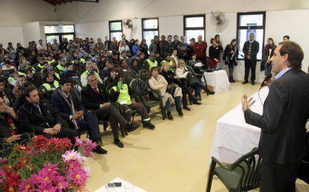 Garro present� un programa para profesionalizar cooperativistas
