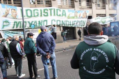Trabajo dict� la conciliaci�n obligatoria en el conflicto de Camioneros