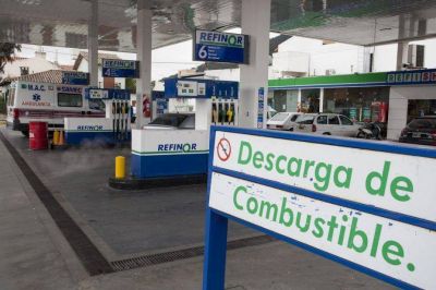 El reabastecimiento de combustible fue parcial en estaciones de servicio
