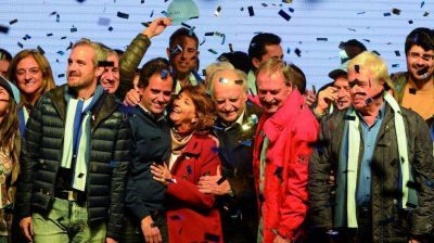De la Sota y Schiaretti, con matices tras el triunfo de Llamosas