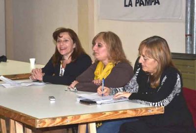 Dirigentes toman envi�n por la nueva Ley de Financiamiento Educativo