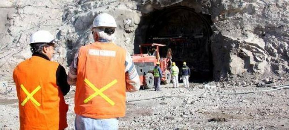 A paso firme: la megaobra de desv�o del r�o en El Tambolar