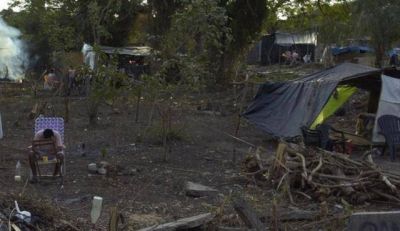 Docenas de familias usurpan terrenos: �no tenemos donde vivir�
