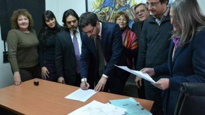 Para frenar los tarifazos, Sabbatella present� un amparo en la Justicia