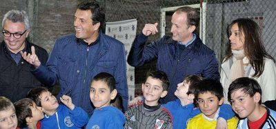 Insaurralde se mostr� con Massa en reclamo por los clubes de barrio