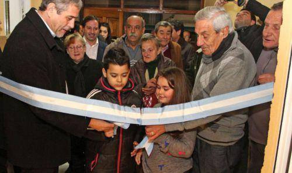 Ferraresi reinaugur� un club destruido por un incendio