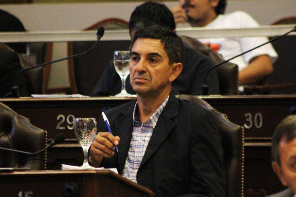 El diputado Brand�n propin� una feroz golpiza a su mujer