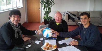 Mac Allister anunci� descuentos del 40% para los clubes tambi�n en tarifas del Gas y Agua