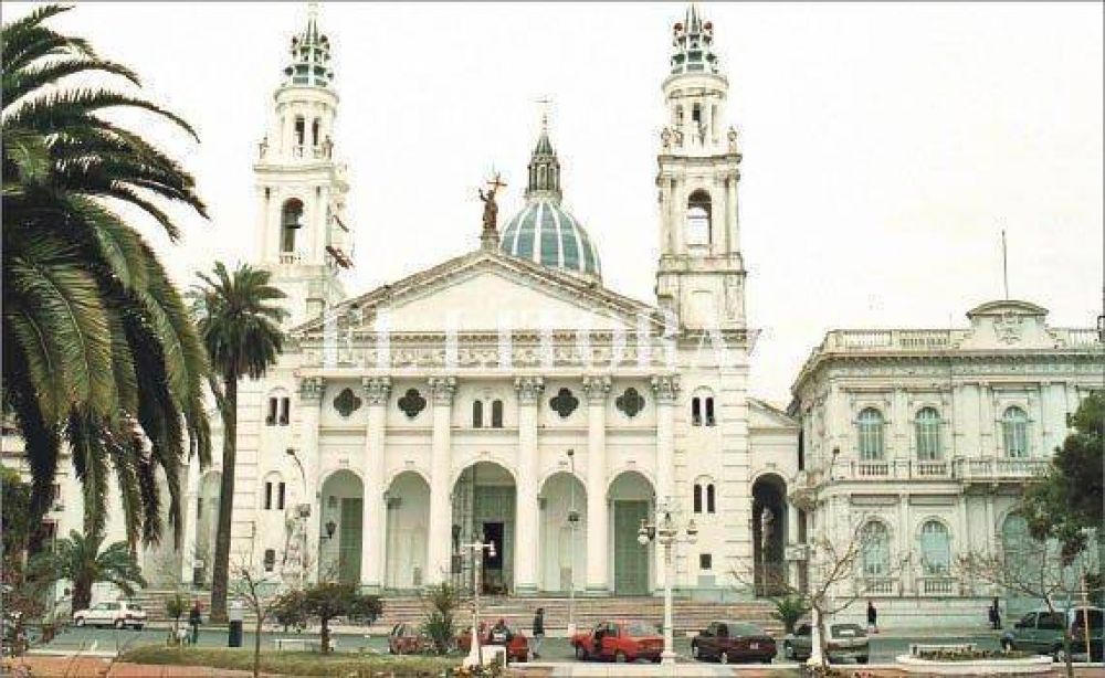 La arquidi�cesis de Paran� celebra su 157� aniversario