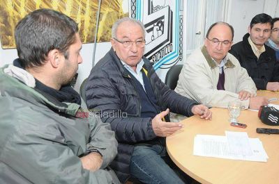 Se firm� el contrato para la 1ra etapa de obras de repavimentaci�n de calles de la planta urbana