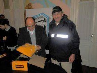 Se entreg� equipamiento al personal Municipal de calle