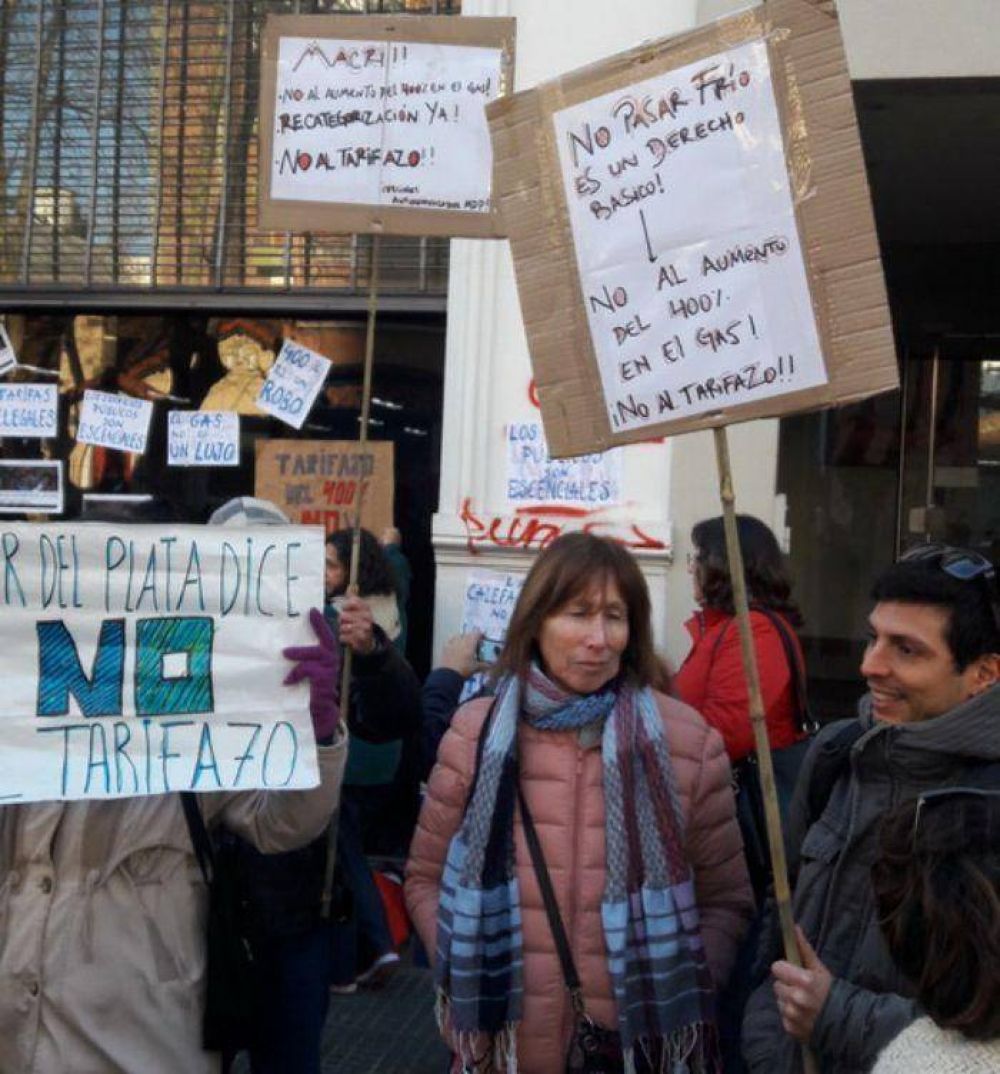 Estn que explotan!!! Nueva protesta contra el bestial tarifazo de Macri 