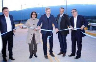 Corpacci inaugur� el puente de la Ciudad Sat�lite