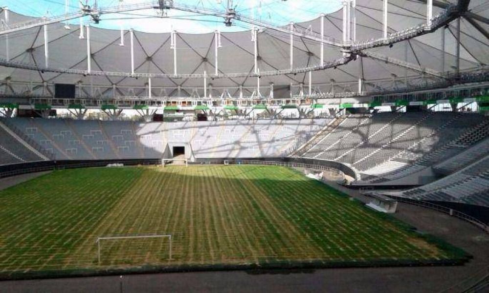 Con turismo y deporte: Vidal cambi el naranja del Estadio nico por el gris