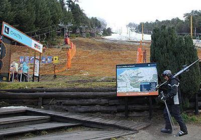 Por falta de nieve, los principales centros de esqu� postergaron el inicio de sus temporadas
