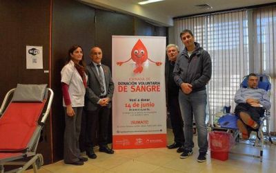 Senadores y Diputados, juntos en una campa�a de donaci�n de sangre