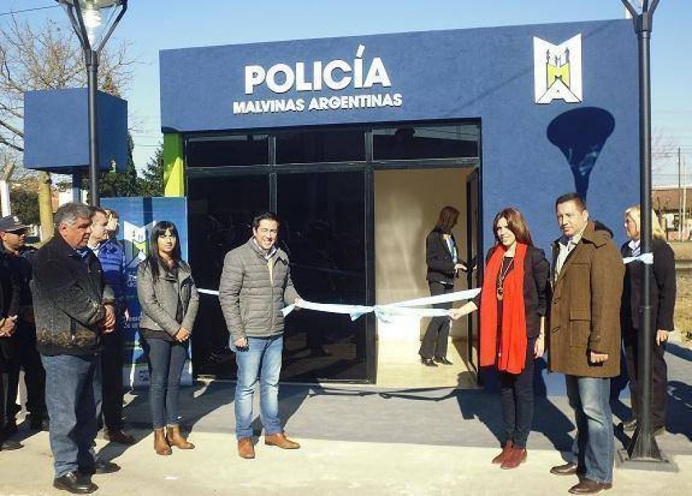 Nardini inaugur� un puesto de seguridad para Grand Bourg