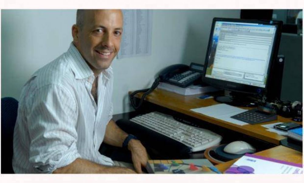 Ducot� sale a medir con una encuesta su primer medio a�o de gobierno