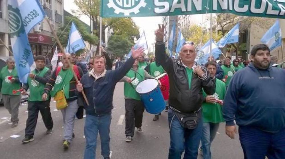 Con advertencia de paro, la UOM lleva su reclamo a las oficinas de Siderar