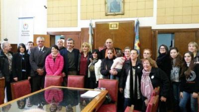 Concejales distinguieron por su Compromiso Social a la Asociaci�n Civil �Lanitas de Luz�