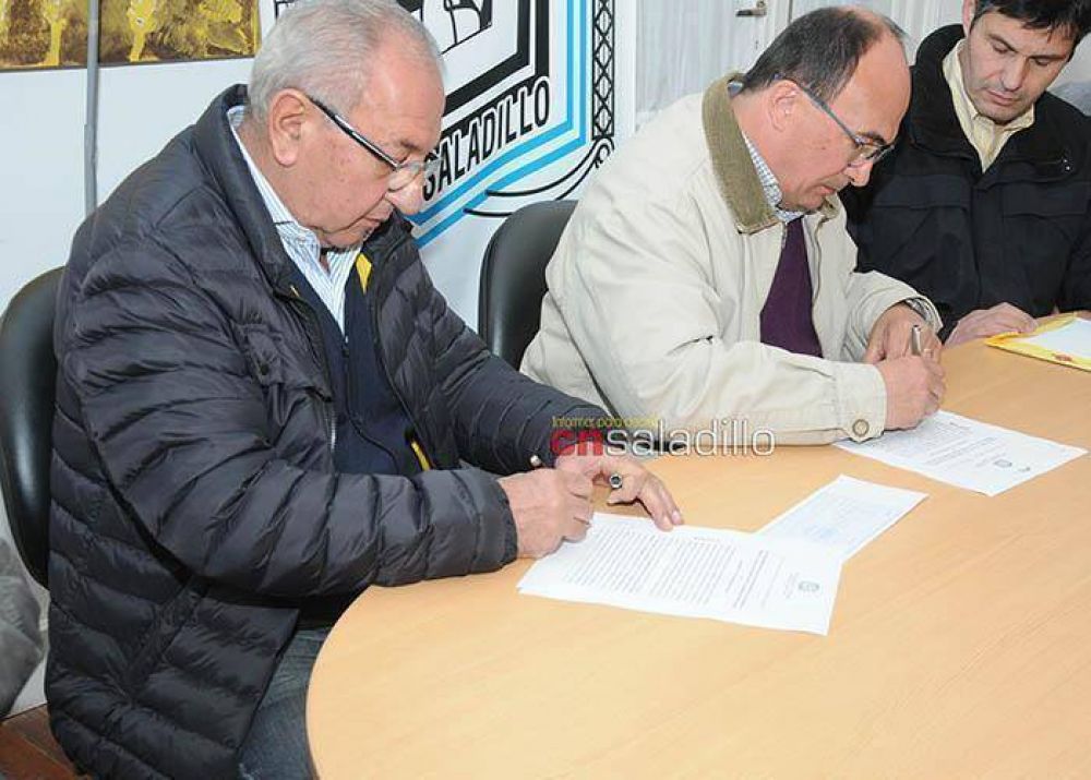 Se firm el contrato para la 1ra etapa de obras de repavimentacin de calles de la planta urbana